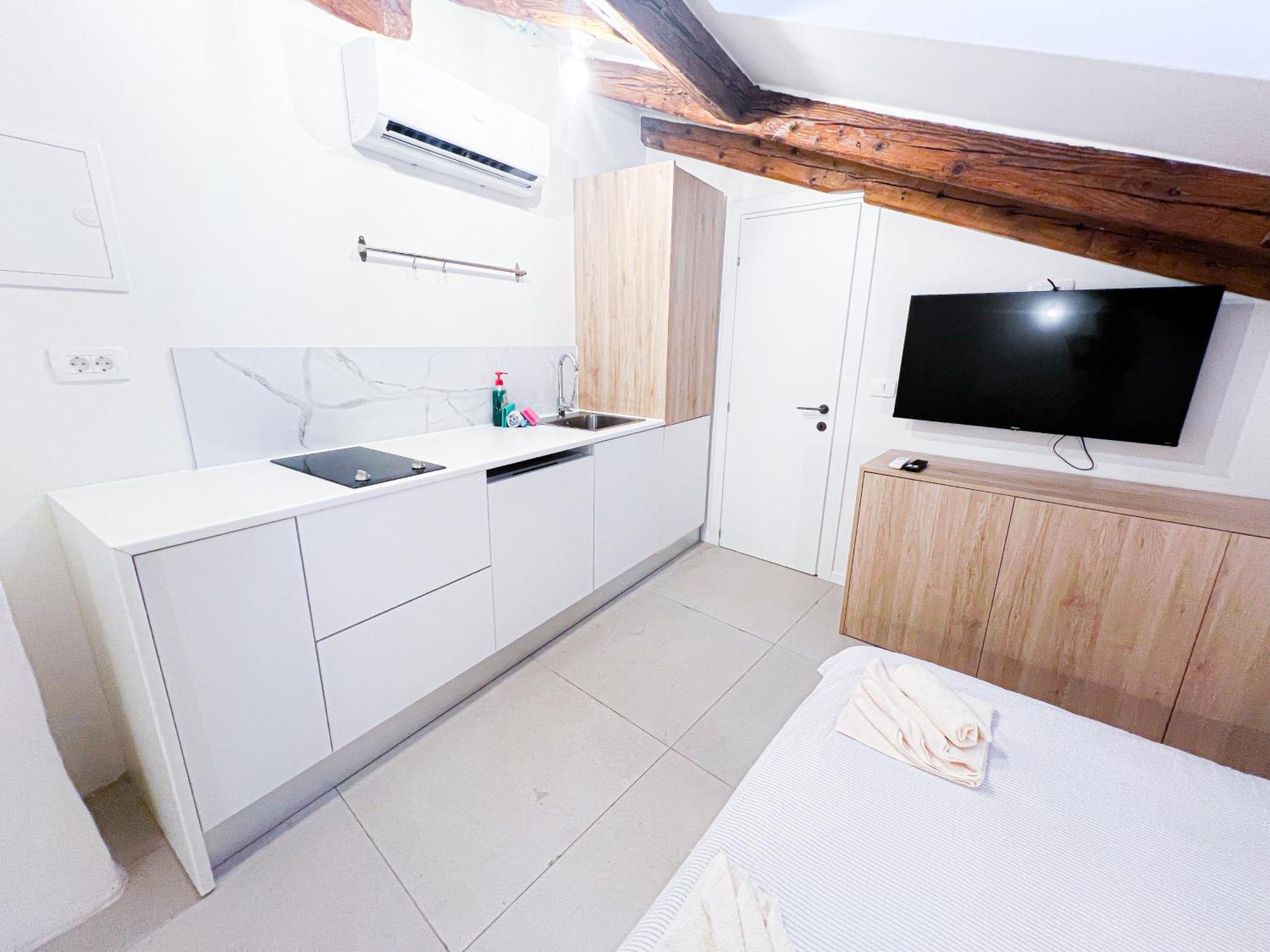 Damir Skomina Apartments โคเปร์ ภายนอก รูปภาพ